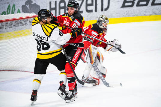 Brynäs Jaedon Descheneau och Luleås Robin Kovacs