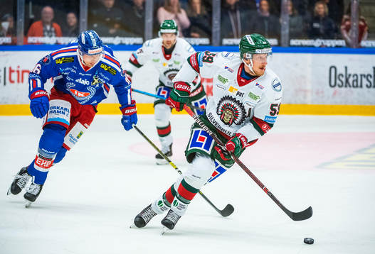 Oskarshamns Arsi Piispanen och Frölundas Simon Hjalmarsson