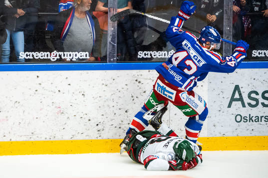 Oskarshamns Nichlas Hardt tilldelas matchstraff