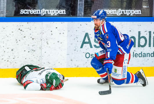 Frölundas Jacob Moverare ligger på isen