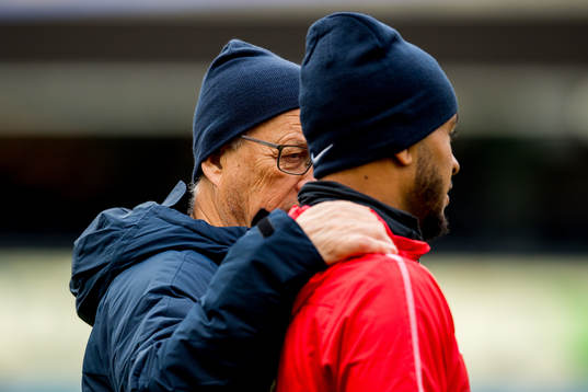 Lars Lagerbäck, head coach of Norway, talks to Joshua King
