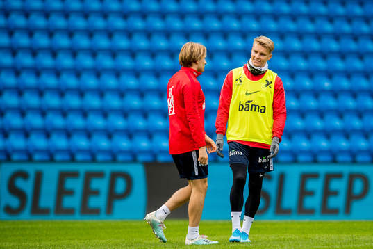 Jonas Svensson and Martin Ødegaard of Norway