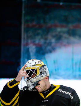 s målvakt Johannes Jönsson deppar