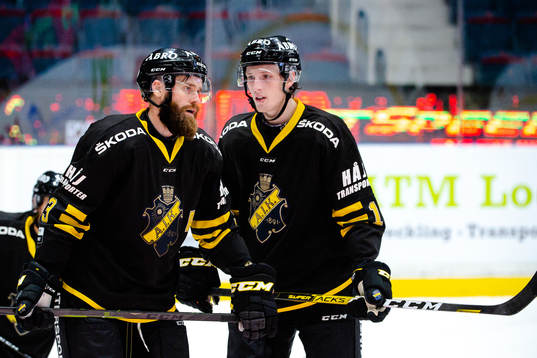 s Johan Larsson och Jacob Svensson deppar