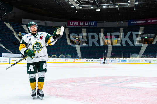 Björklövens Andreas Hjelm jublar