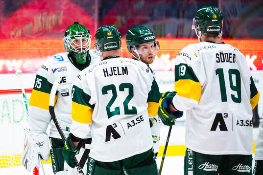 Björklövens målvakt Joe Cannata , Brian Cooper, Andreas