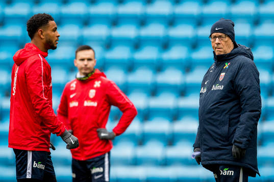 Joshua King and Lars Lagerbäck, head coach of Norway
