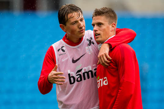 Sander Berge and Markus Henriksen of Norway