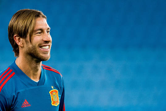 Bläddra bland fler bilder av Football, UEFA Euro Qualifier, Spain, training and press conference