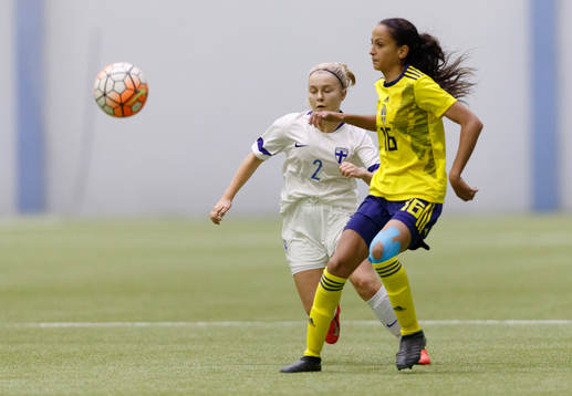 Sanra Pulliainen #2, FIN and Ahlam Nasr #16, SWE