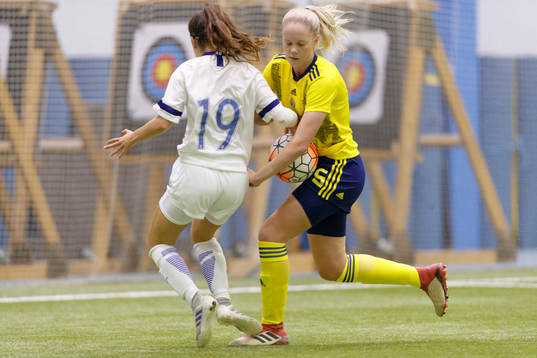 Sofia Velez #19, FIN and Matilad Eriholm #5, SWE