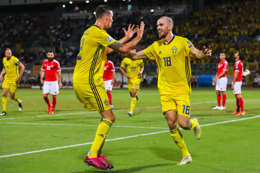 Marcus Danielson celebrate with Mikael Lustig of Sweden