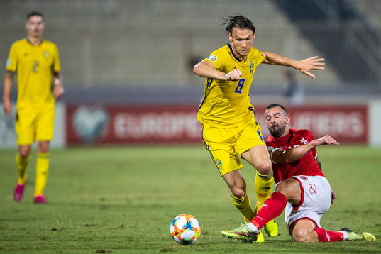 Albin Ekdal of Sweden and Joseph Zerafa of Malta