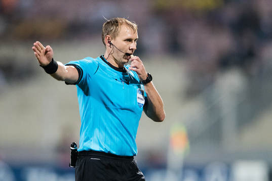 Referee Sergei Ivanov