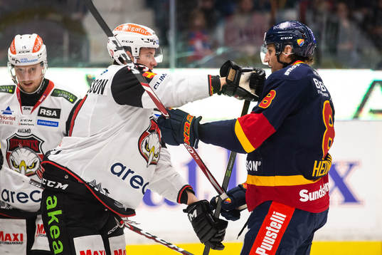 Malmö Redhawks Carl Persson och Djurgårdens Anton Hedman