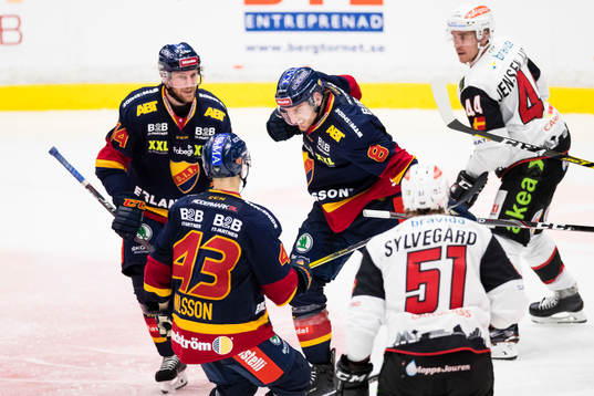 Djurgårdens Anton Hedman gör 3-0 och jublar med