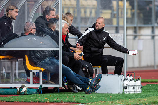 Hittarps tränare Anders Schönberg reagerar