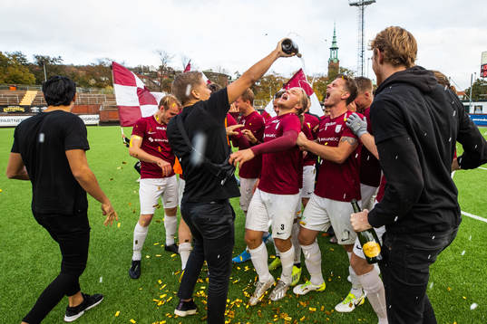 Qvidings spelare jublar