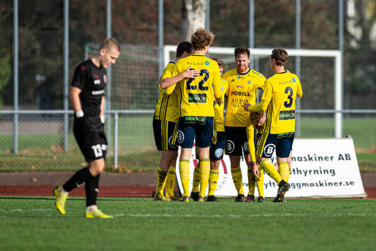 Ängelholms Stephan Olsson jublar
