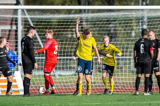 Ängelholms Stephan Olsson jublar