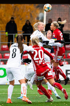 Göteborgs Julia Roddar i mitten