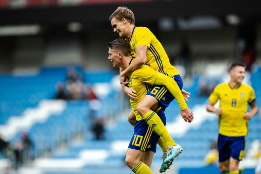 Viktor Gyökeres and Svante Ingelsson of Sweden celebrate