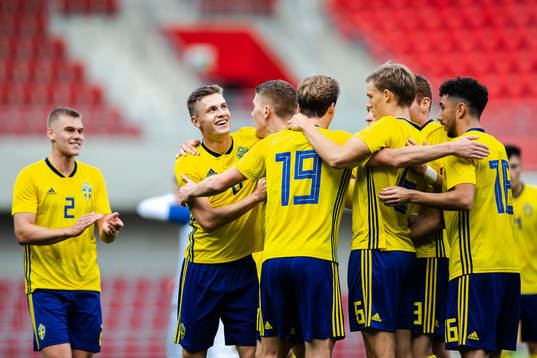Viktor Gyökeres of Sweden celebrate with teammates
