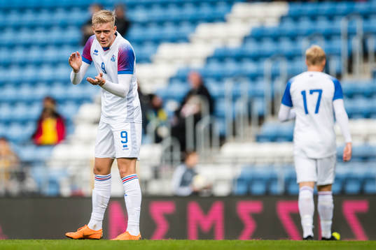 Stefan Teitur Pordarson and Sveinn Aron Gudjohnsen looks