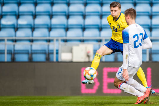 Jake Larsson of Sweden