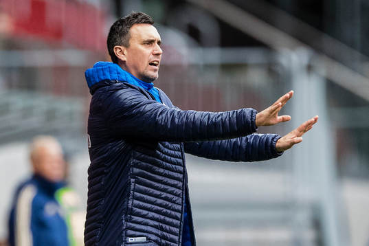 Arnar Por Vidarsson, head coach of Iceland