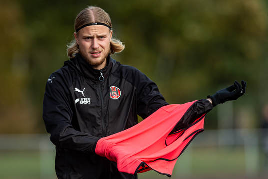 Hittarps Oliver Åkerman värmer upp