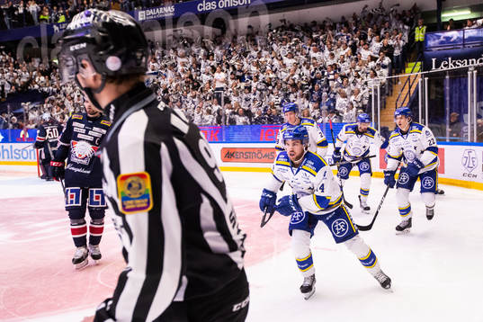 Leksands Oskar Lang jublar