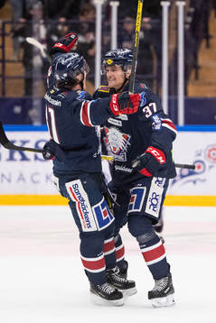 Linköpings Adam Ginning jublar