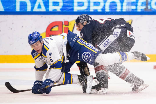 Leksands Alexander Lundqvist och Linköpings Adan Helewka