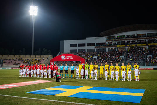 Players of Sweden and of Malta
