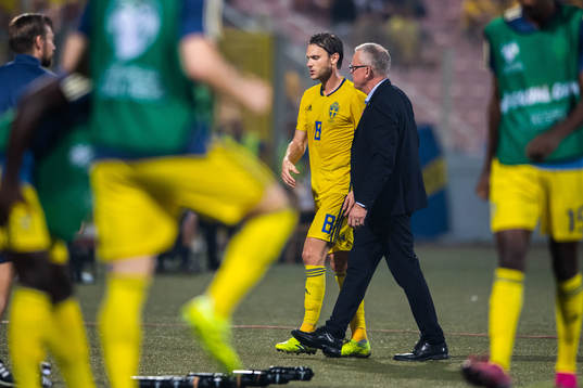 Albin Ekdal and Janne Andersson, head coach of Sweden