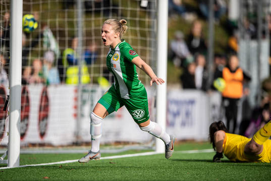 Hammarbys Emilia Larsson jublar