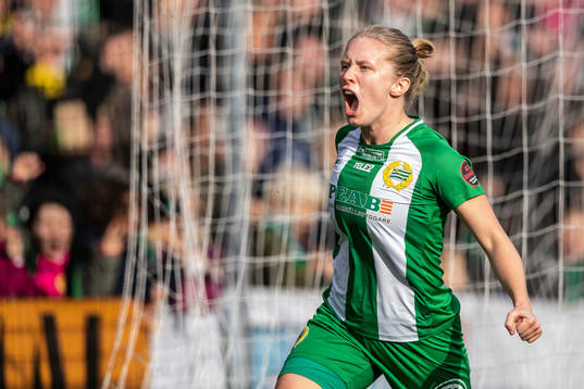 Hammarbys Emilia Larsson jublar