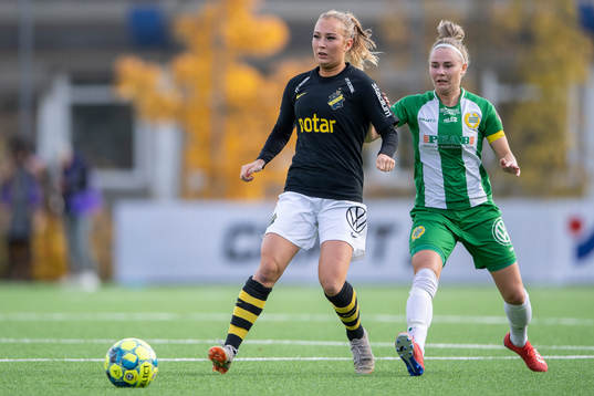 s Elsa Törnblom och Hammarbys Emma Jansson