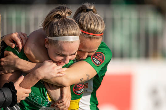 Hammarbys Emma Jansson och Cathrine Dahlström jublar
