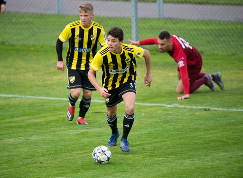IFK Hässleholms Amel Crnalic och Isak Orajärvi i matchen