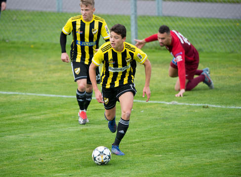 IFK Hässleholms Amel Crnalic och Isak Orajärvi i matchen