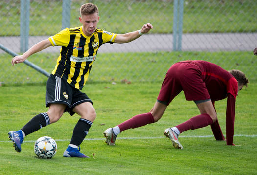 IFK Hässleholms Theo Ekström i matchen i division 2
