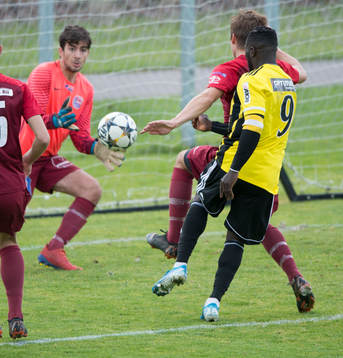 IFK Hässleholms Mike Andrews i matchen i division 2 mellan