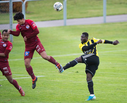IFK Hässleholms Mike Andrews i matchen i division 2 mellan