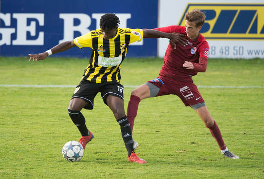 IFK Hässleholms Carl Mujaguzi i matchen i division 2