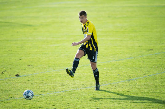 IFK Hässleholms Isak Olsson i matchen i division 2 mellan