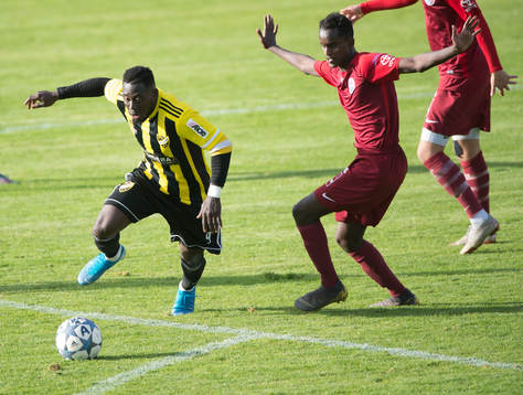 IFK Hässleholms Mike Andrew  i matchen i division 2 mellan
