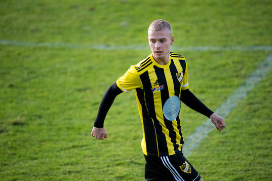 IFK Hässleholms Victor Holmberg i matchen i division 2