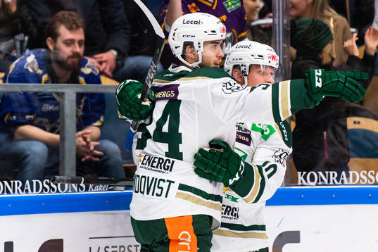 Färjestads Michael Lindqvist och Marcus Nilsson jublar
